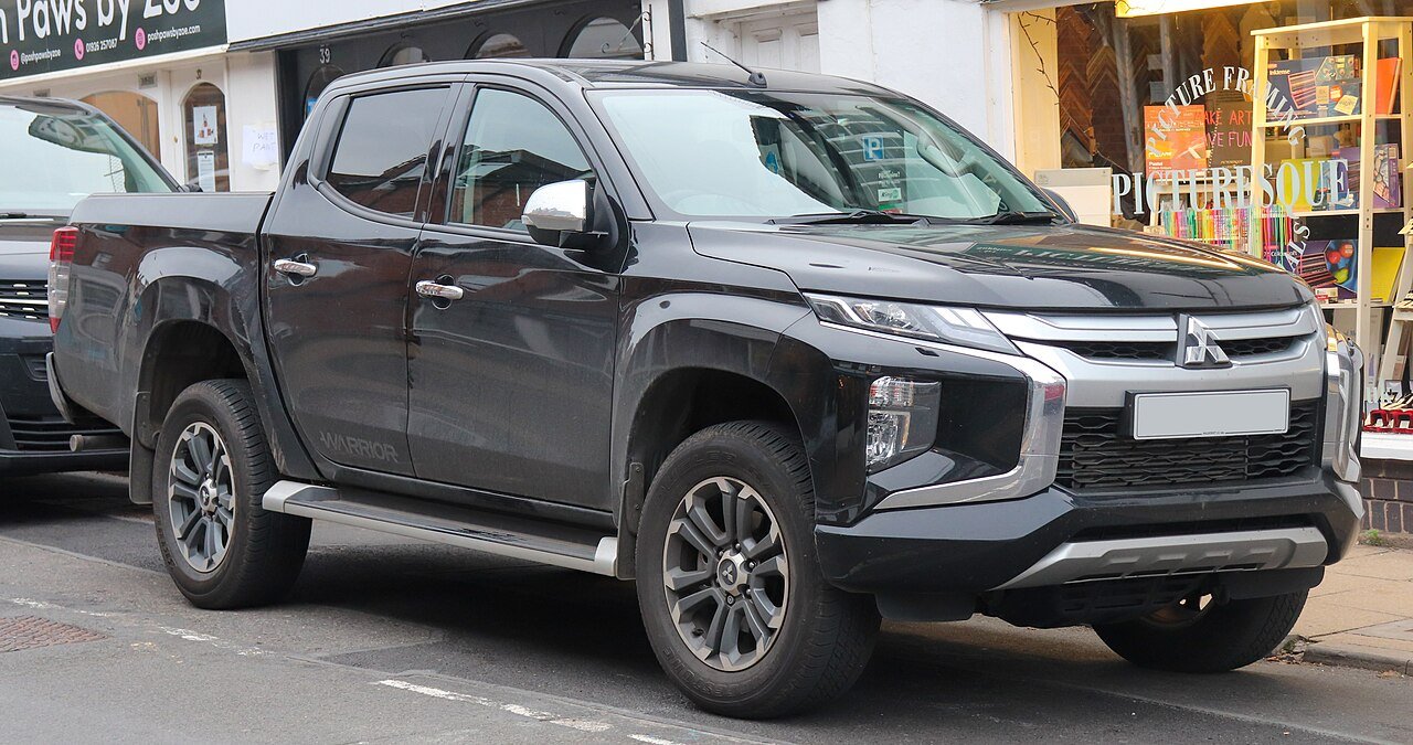Mobil Mitsubishi Triton 4x4